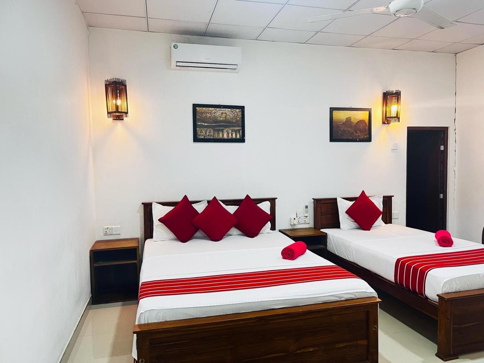 Habarana Dulwan Guest House Room photo